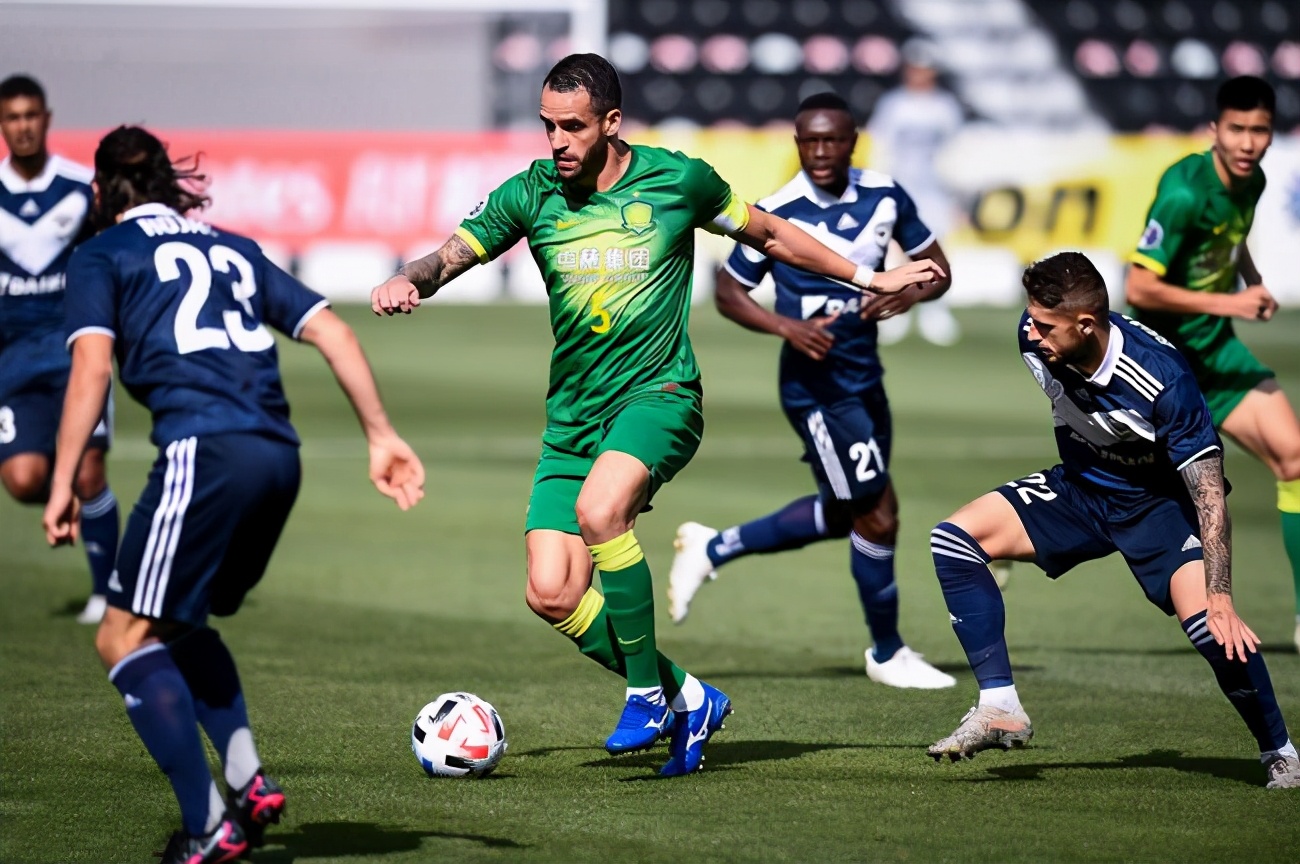 德甲冲刺阶段再迎强敌,夏洛特黄蜂止住颓势,主帅态度:目标明确,训练强度明显提升 德甲冲刺阶段再迎强敌,夏洛特黄蜂止住颓势,主帅态度:目标明确,训练强度明显提升