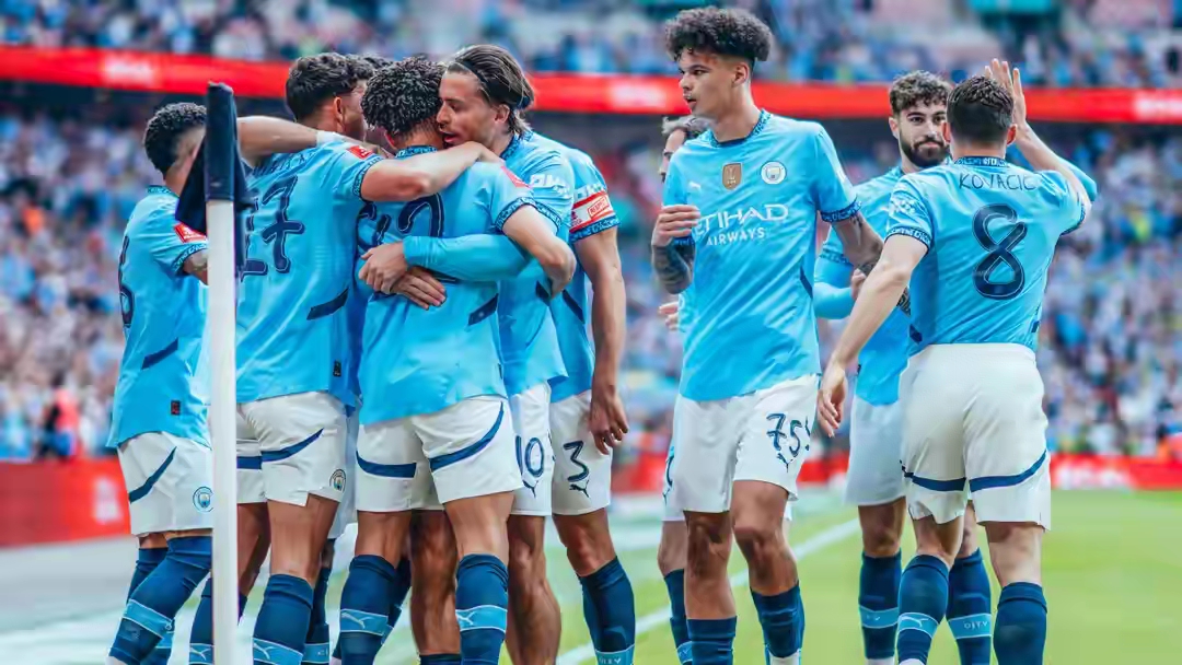 达拉斯独行侠迎足总杯关键赛，转会期外线爆发，气氛紧张，训练强度明显提升(游乐场的高空旋转视频)