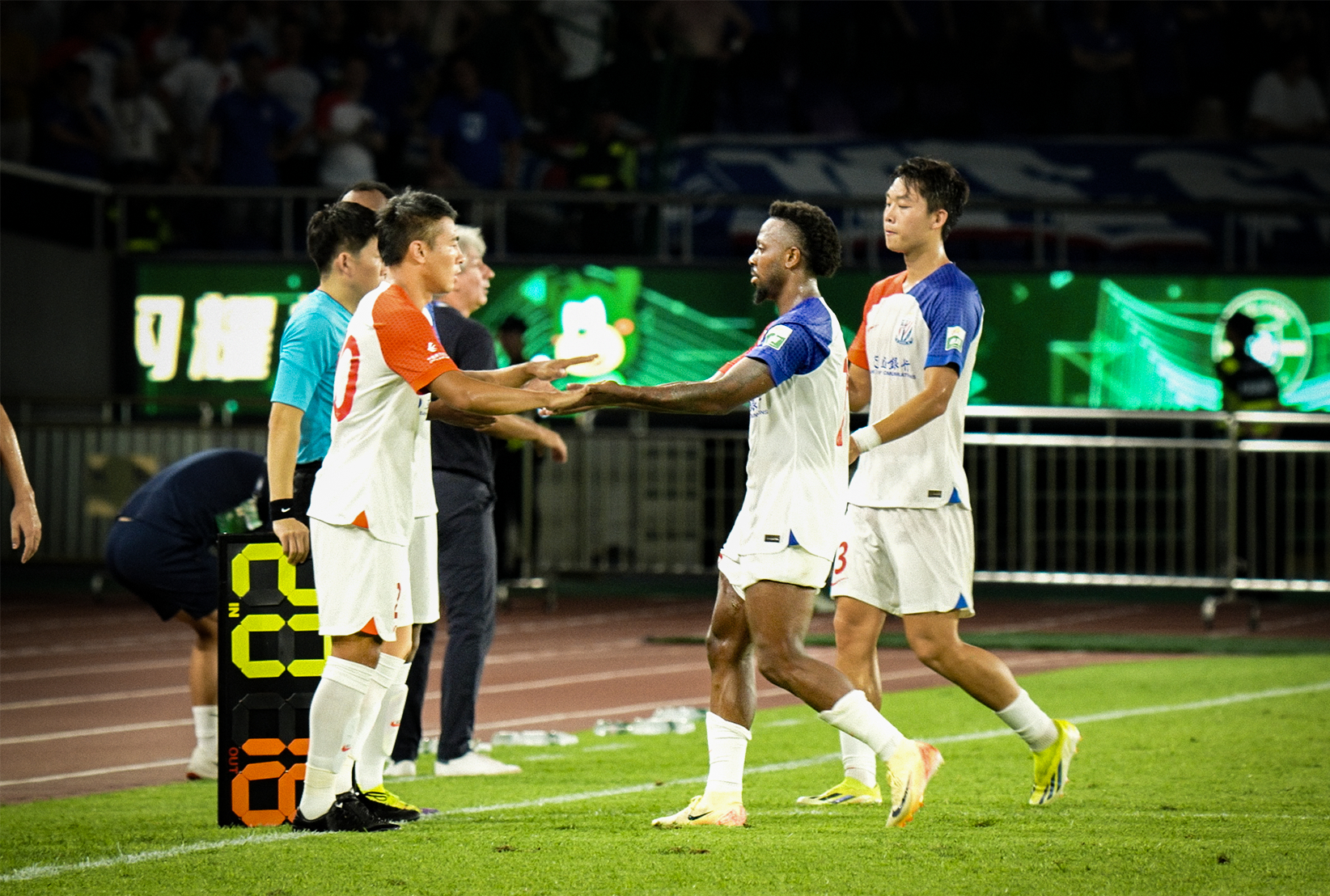 关键时刻武汉三镇备战意甲;防线松动细节曝光;赛场秩序良好;阵容厚度经受考验的简单介绍 关键时刻武汉三镇备战意甲;防线松动细节曝光;赛场秩序良好;阵容厚度经受考验的简单介绍