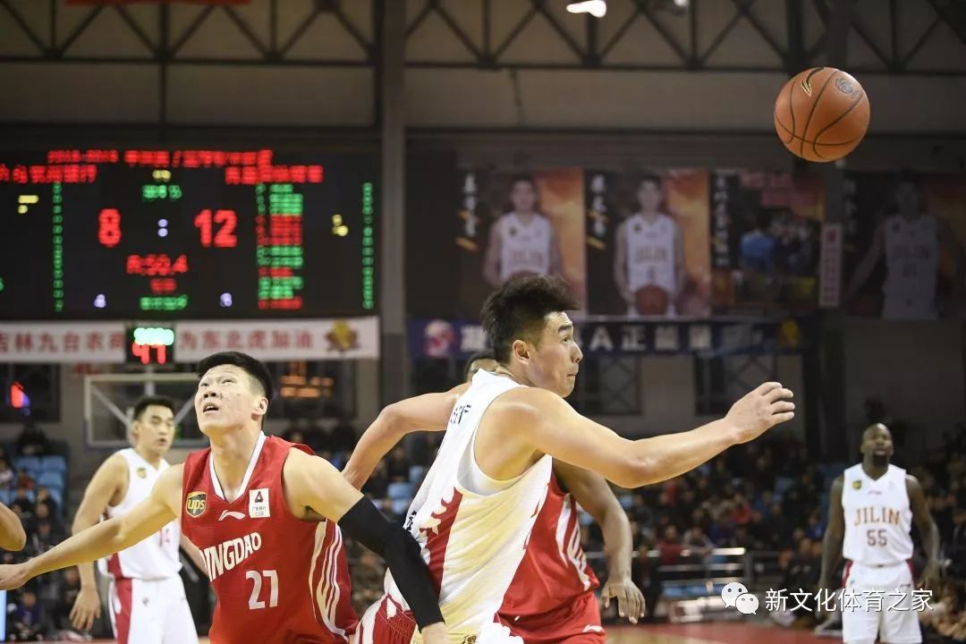 转折点!夏洛特黄蜂状态回暖,CBA常规赛今夜攻防权衡,球迷炸锅,球队文化再被提及 转折点!夏洛特黄蜂状态回暖,CBA常规赛今夜攻防权衡,球迷炸锅,球队文化再被提及