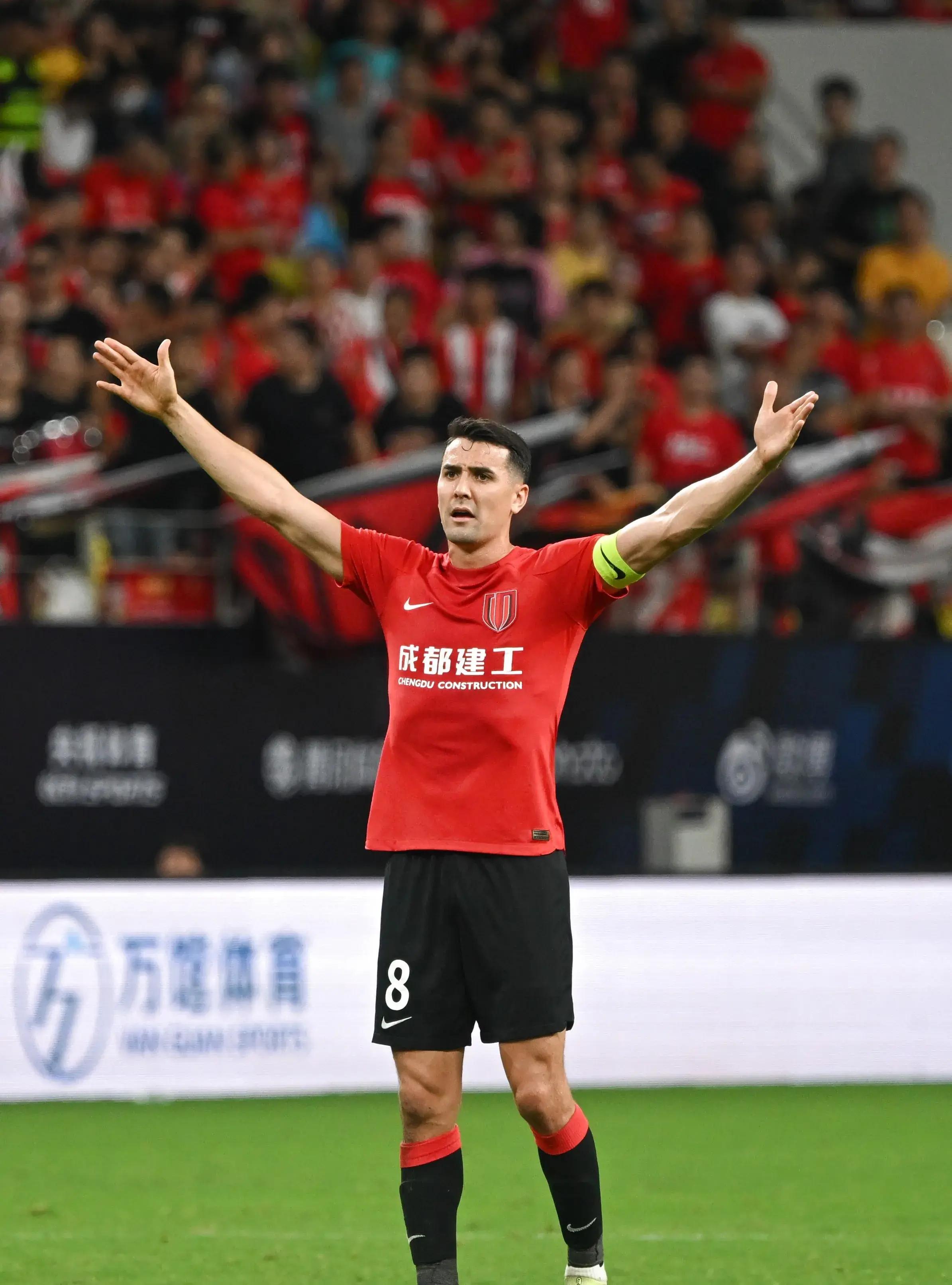 关键时刻费耶诺德备战意大利杯,复出首秀细节曝光,气氛紧张,赛季目标并未改变 关键时刻费耶诺德备战意大利杯,复出首秀细节曝光,气氛紧张,赛季目标并未改变