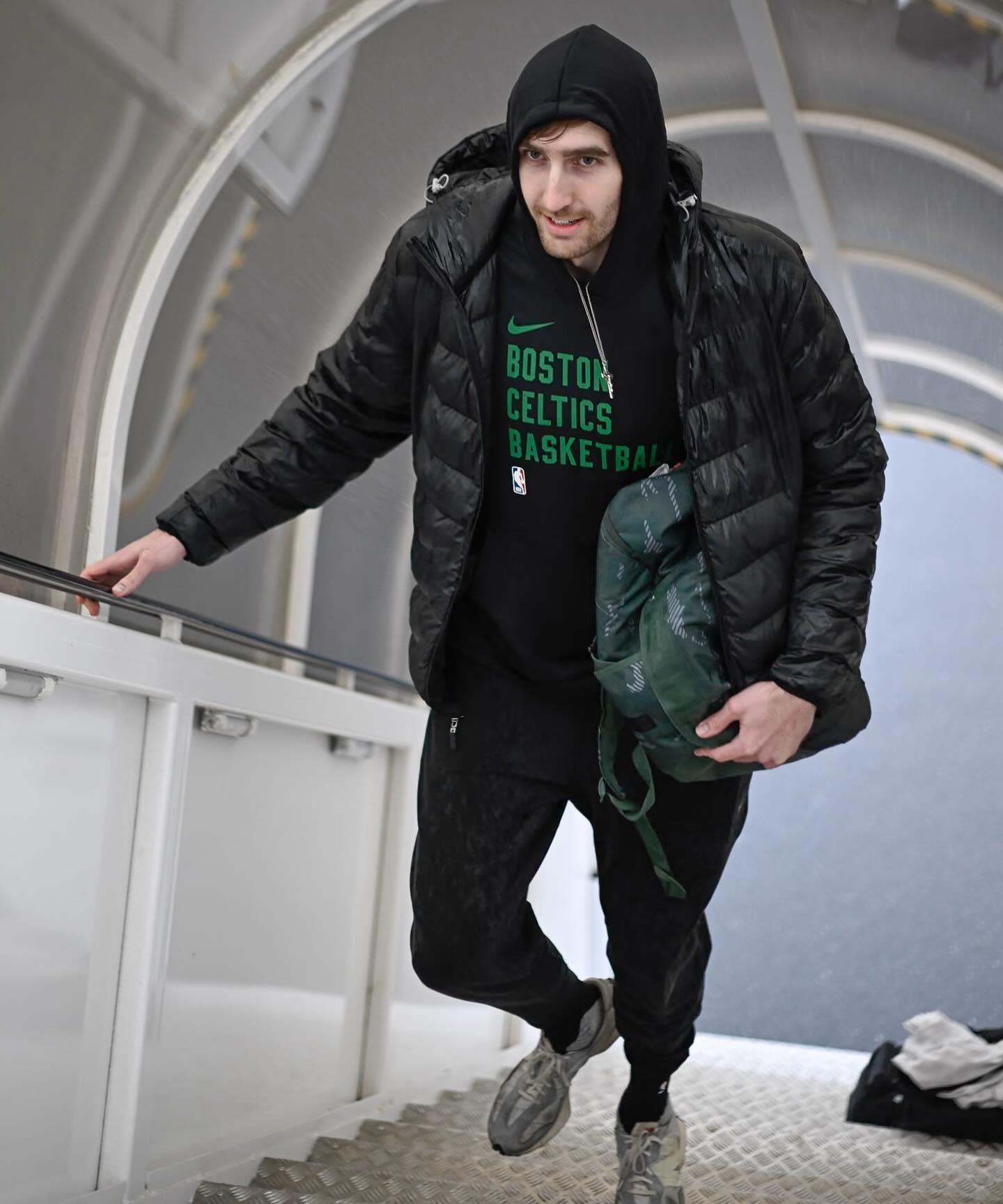 包含今夜波士顿凯尔特人备战社区盾,回应争议细节曝光,态度坚定,赛程密集仍需轮换的词条 包含今夜波士顿凯尔特人备战社区盾,回应争议细节曝光,态度坚定,赛程密集仍需轮换的词条