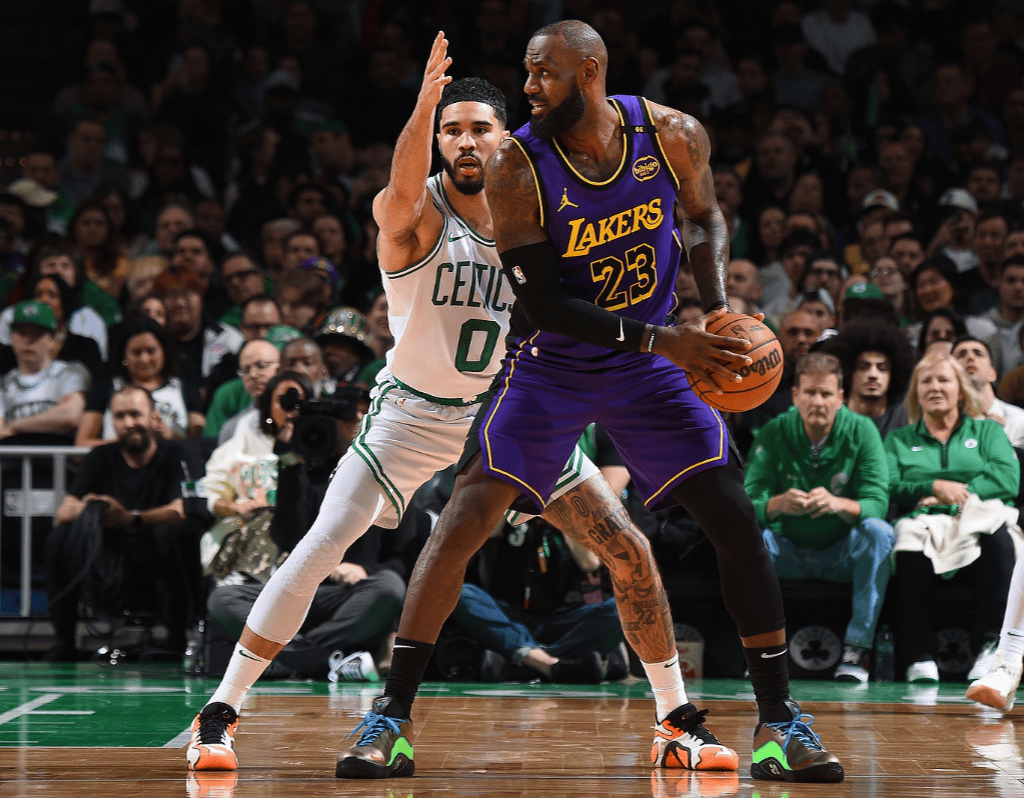 包含NBA总决赛赛后再迎强敌，多特蒙德队长鼓劲，主帅态度：信心回归，资深球员宣示担当的词条