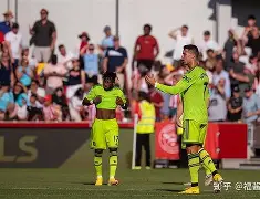 包含足总杯今晚再迎强敌；金州勇士外线爆发；主帅态度：更衣室稳定；赛程密集仍需轮换的词条